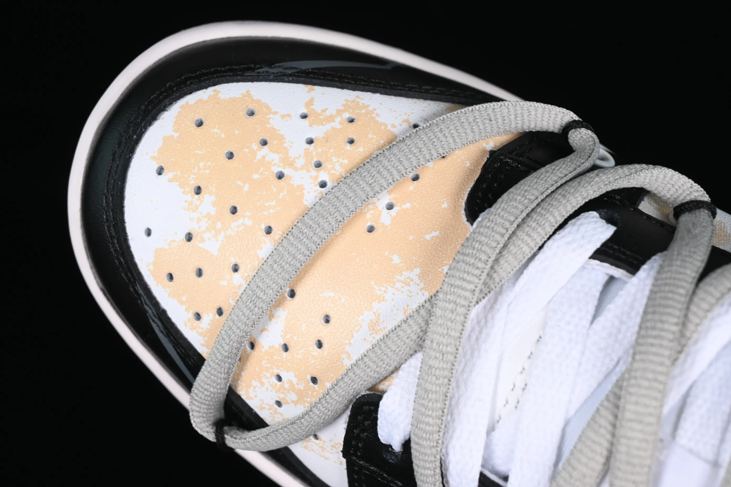 All Categories Nk SB Dunk Series Nk SB Dunk Low Low-top sneakers Nk Dunk Low DaVinci Custom Robinson Graffiti Deconstruction SB strap low-top casual sneakers DD1391-100